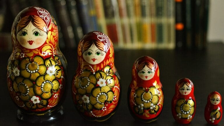 nesting dolls - burgerschapsonderwijs